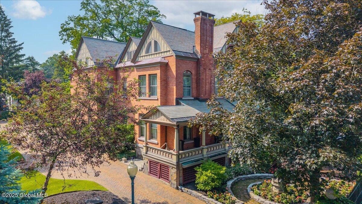 605 N Broadway Saratoga Springs NY 12866