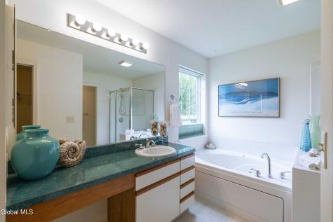 2 Sheridan Court Clifton Park NY 12065