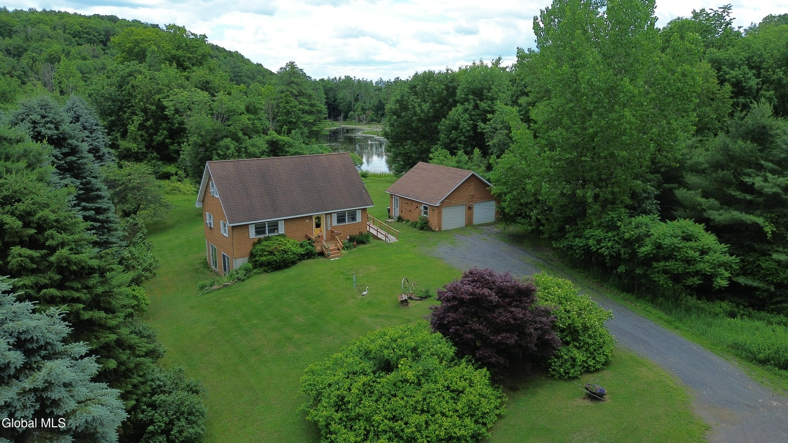 11 Hampton Heights Way Whitehall NY 12887