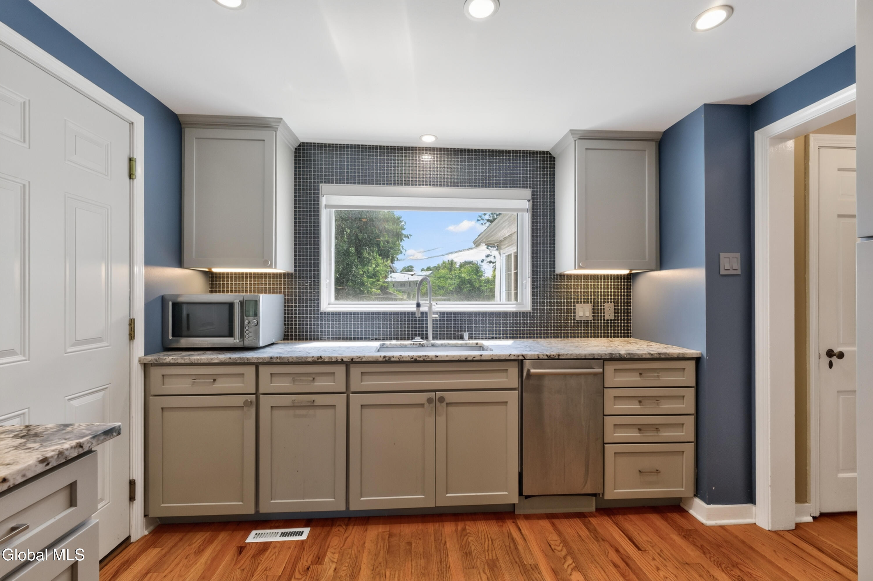 209 Colonial Avenue Albany NY 12208