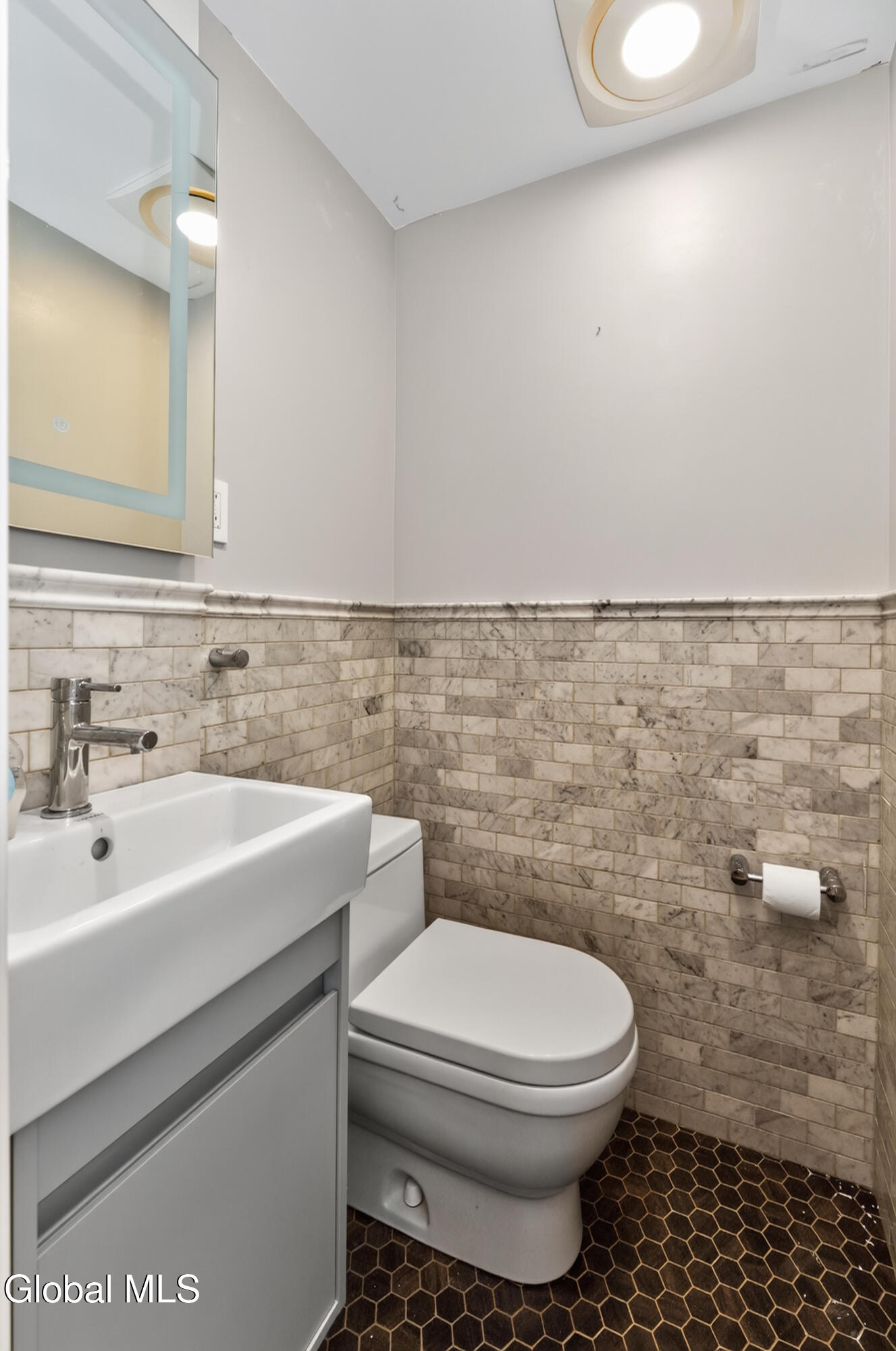 209 Colonial Avenue Albany NY 12208