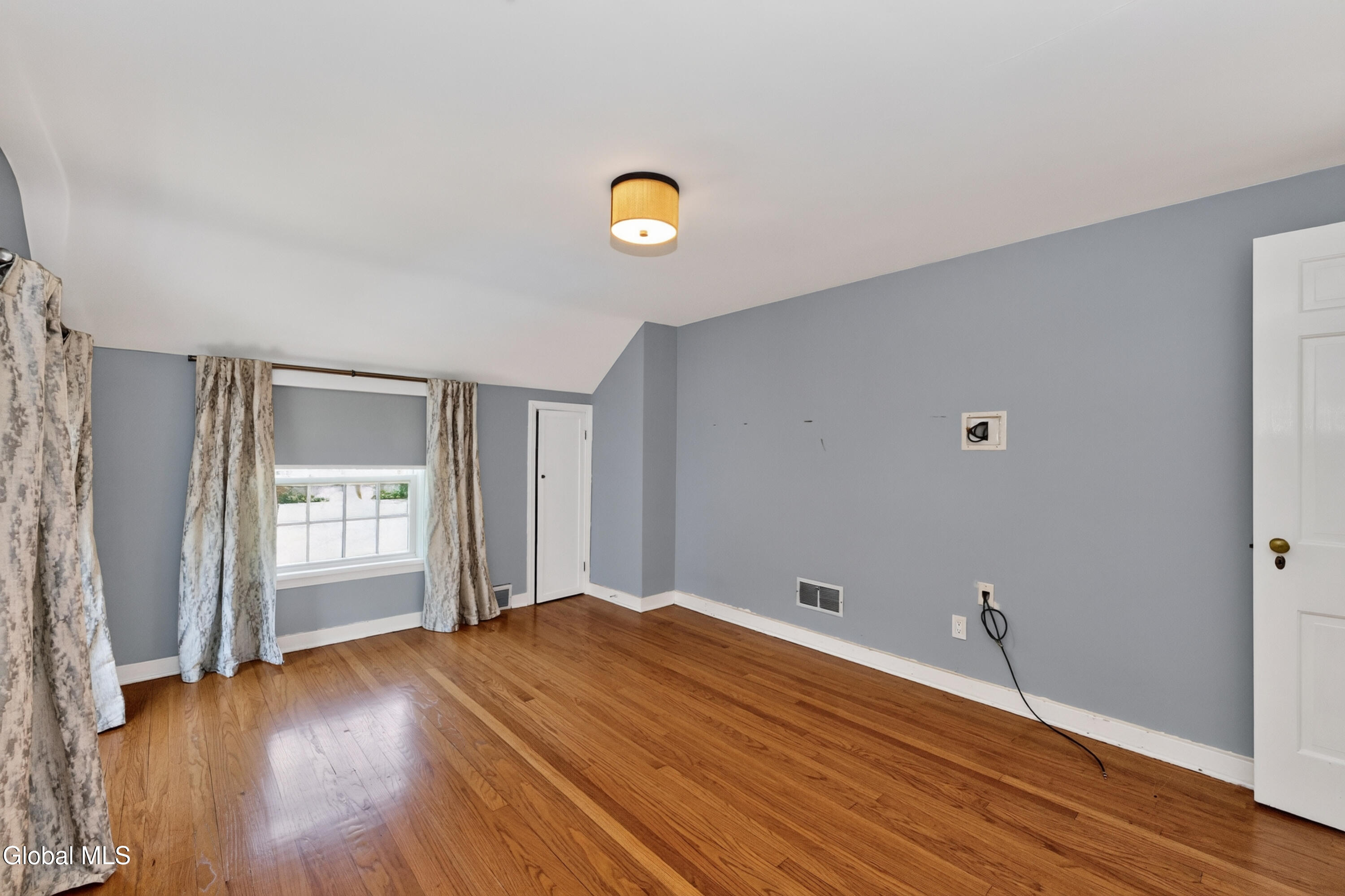 209 Colonial Avenue Albany NY 12208