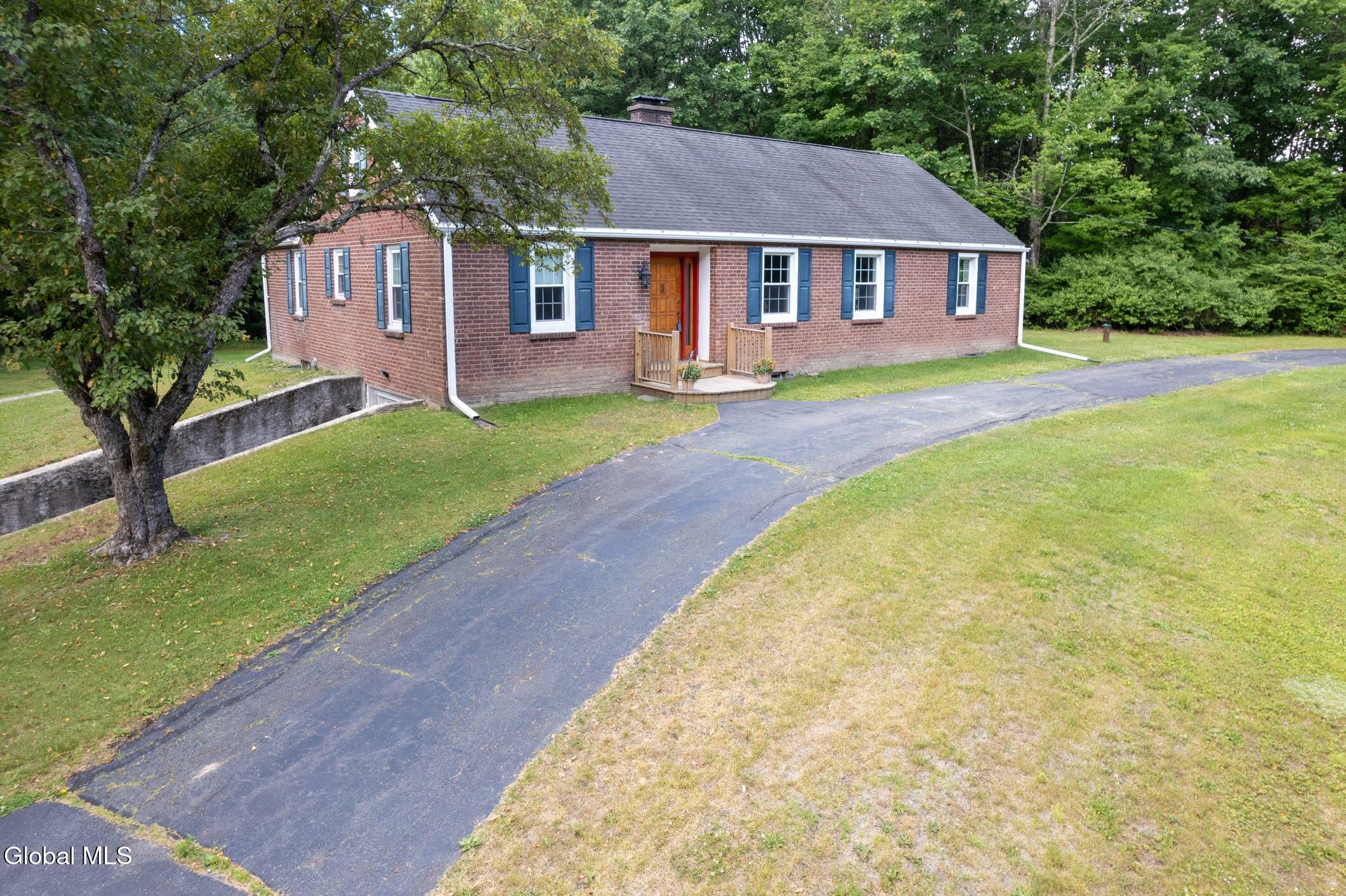 287 Thais Road Averill Park NY 12018