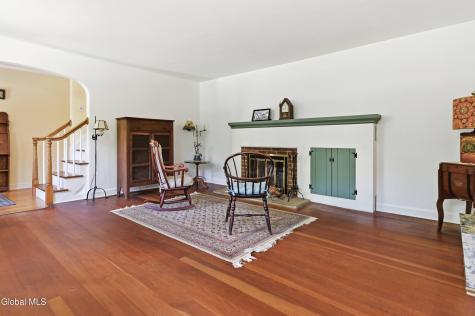 287 Thais Road Averill Park NY 12018