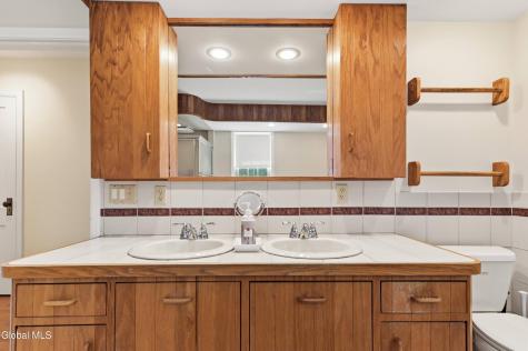 287 Thais Road Averill Park NY 12018