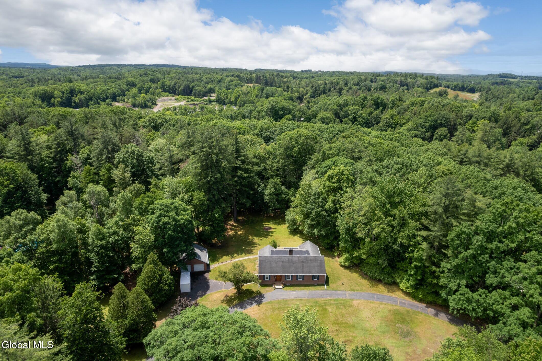 287 Thais Road Averill Park NY 12018