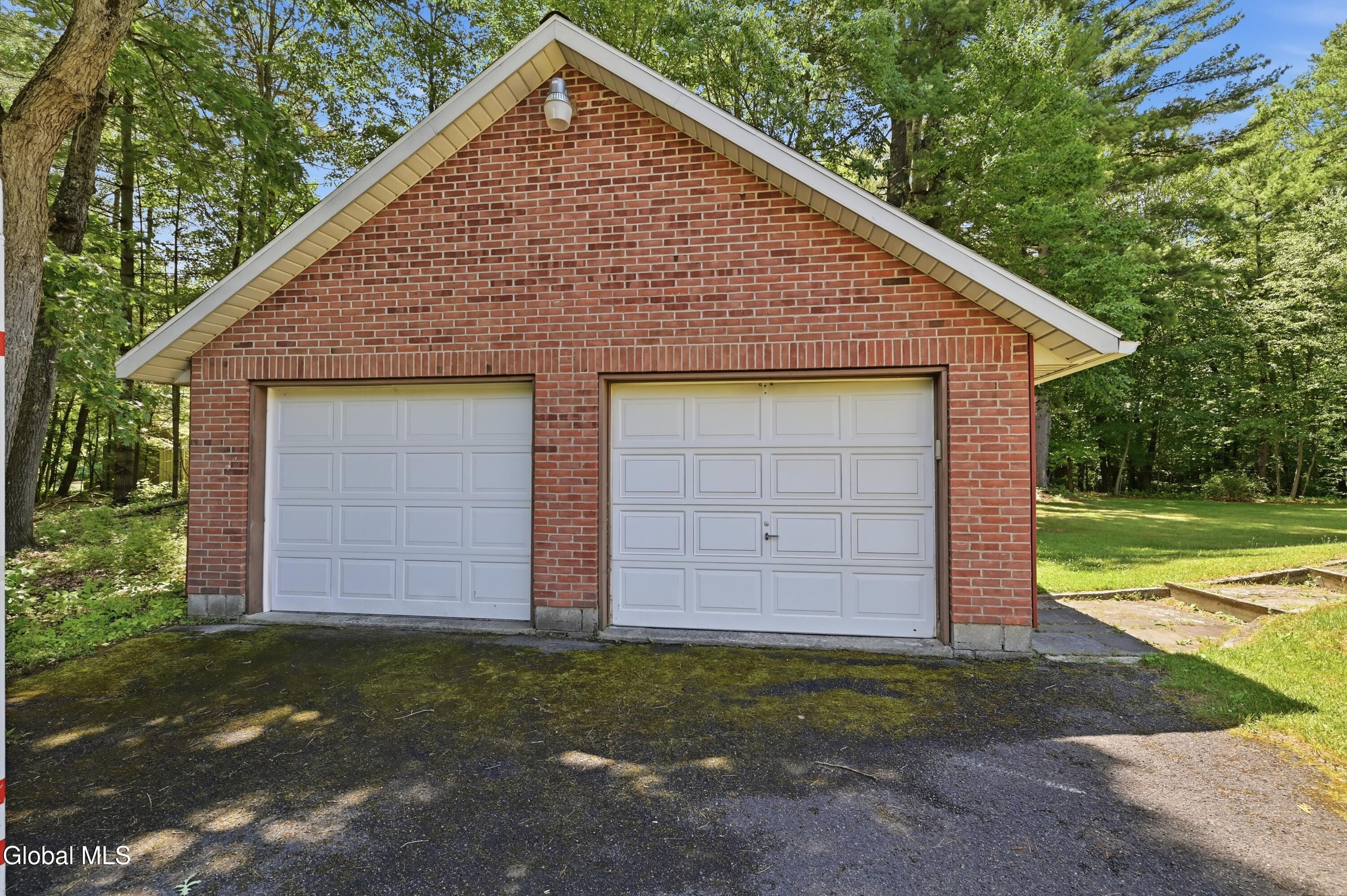 287 Thais Road Averill Park NY 12018