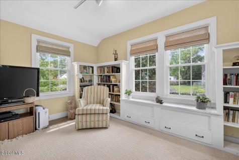 25 Pinedale Avenue Delmar NY 12054