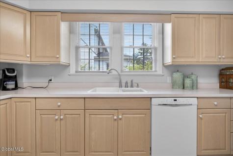 25 Pinedale Avenue Delmar NY 12054