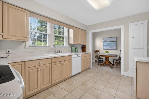 25 Pinedale Avenue Delmar NY 12054