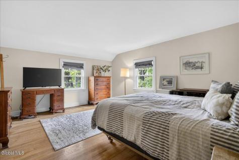 25 Pinedale Avenue Delmar NY 12054