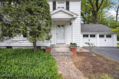 25 Pinedale Avenue Delmar NY 12054