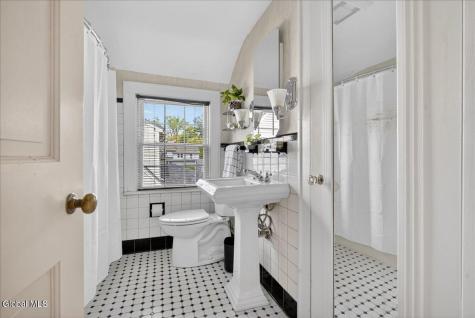 25 Pinedale Avenue Delmar NY 12054