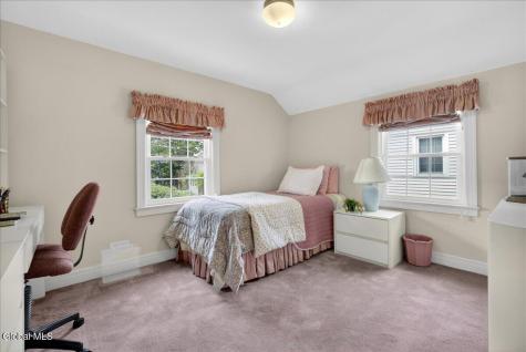 25 Pinedale Avenue Delmar NY 12054