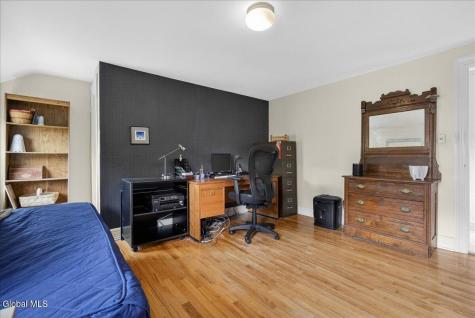 25 Pinedale Avenue Delmar NY 12054