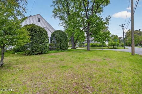 25 Pinedale Avenue Delmar NY 12054