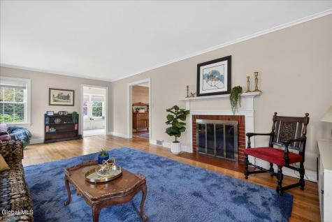 25 Pinedale Avenue Delmar NY 12054