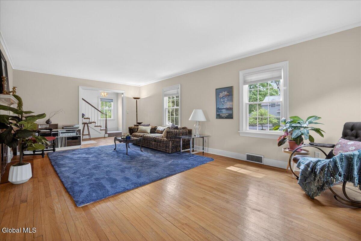 25 Pinedale Avenue Delmar NY 12054