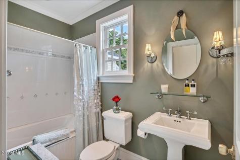 115 Woods Lane Menands NY 12204