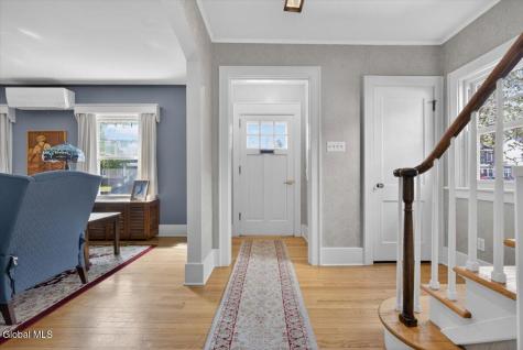 33 Washington Road Scotia NY 12302