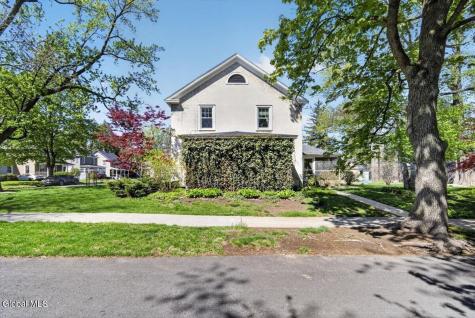 33 Washington Road Scotia NY 12302
