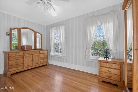 33 Washington Road Scotia NY 12302