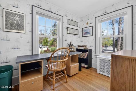 33 Washington Road Scotia NY 12302