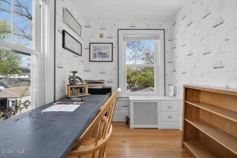 33 Washington Road Scotia NY 12302