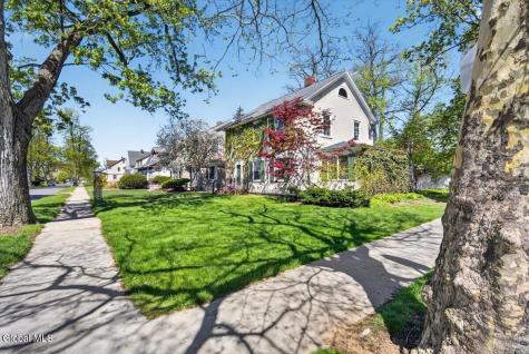 33 Washington Road Scotia NY 12302