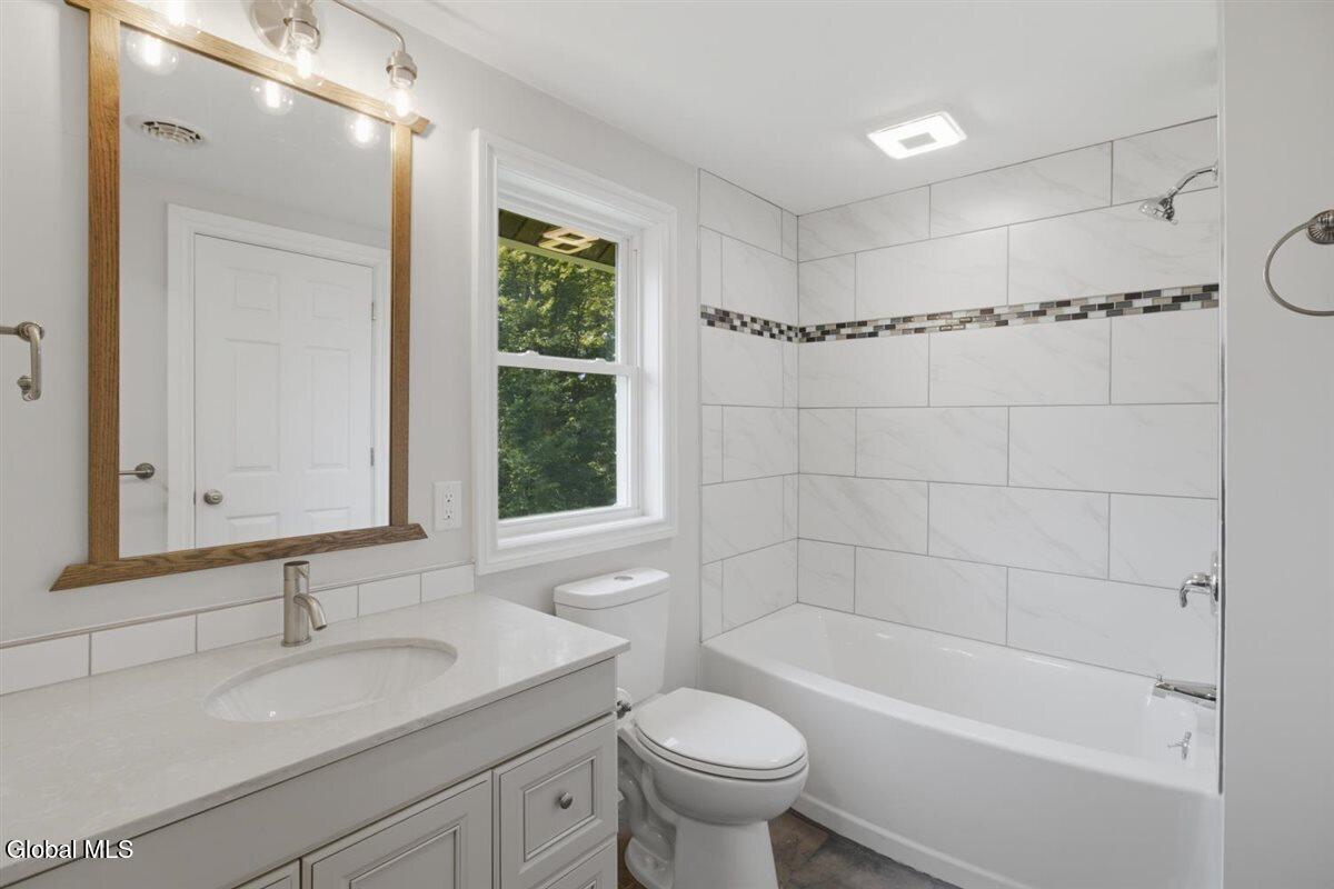 335 Maple Road Slingerlands NY 12159
