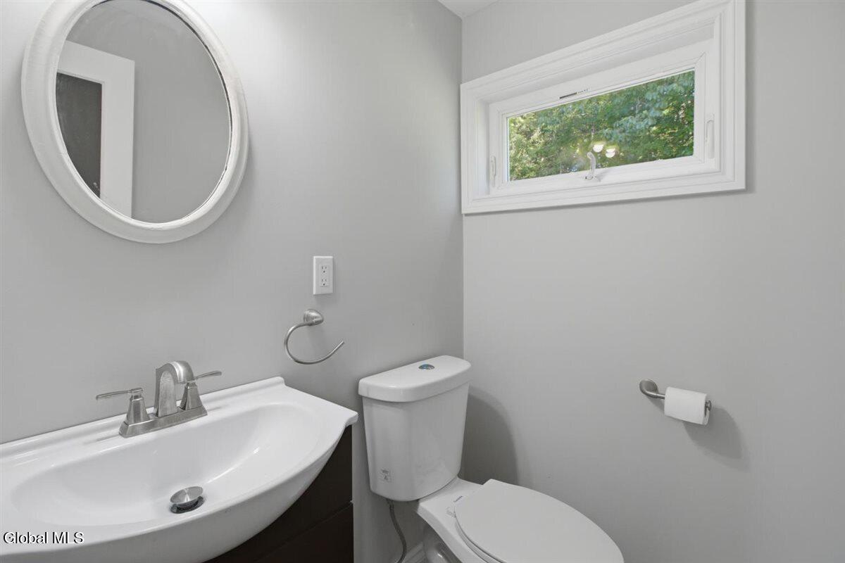 335 Maple Road Slingerlands NY 12159
