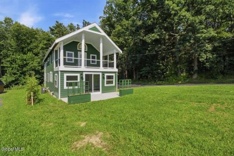 335 Maple Road Slingerlands NY 12159
