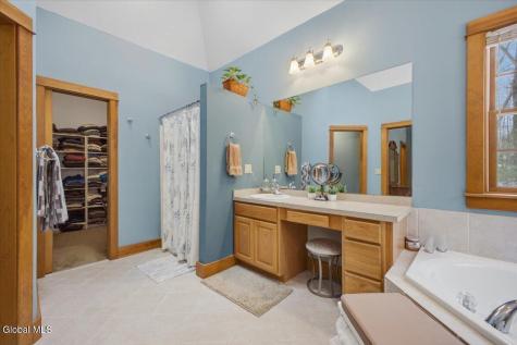 18 Founders Way Queensbury NY 12804