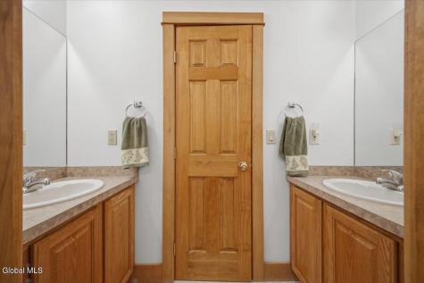 18 Founders Way Queensbury NY 12804