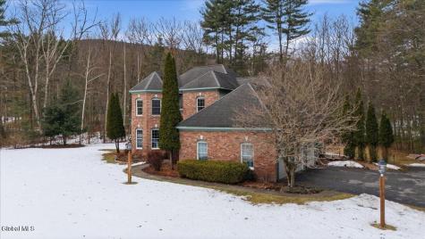 18 Founders Way Queensbury NY 12804