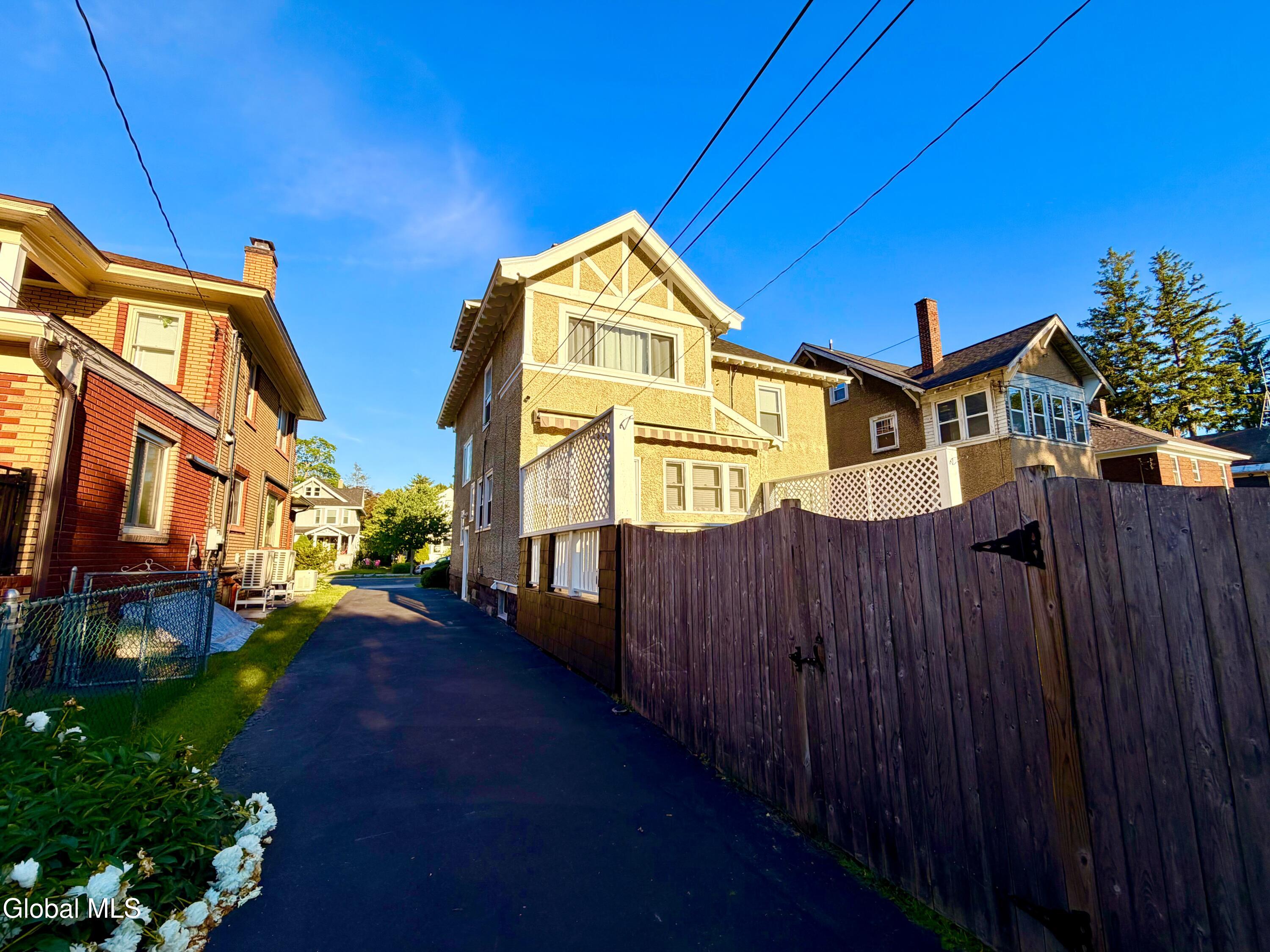 831 Wright Avenue Schenectady NY 12309