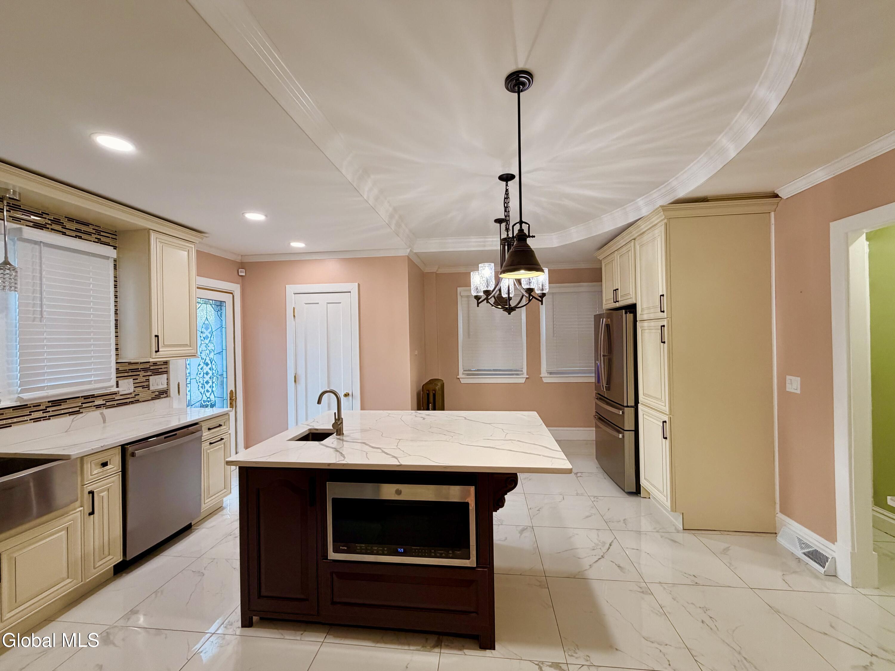 831 Wright Avenue Schenectady NY 12309