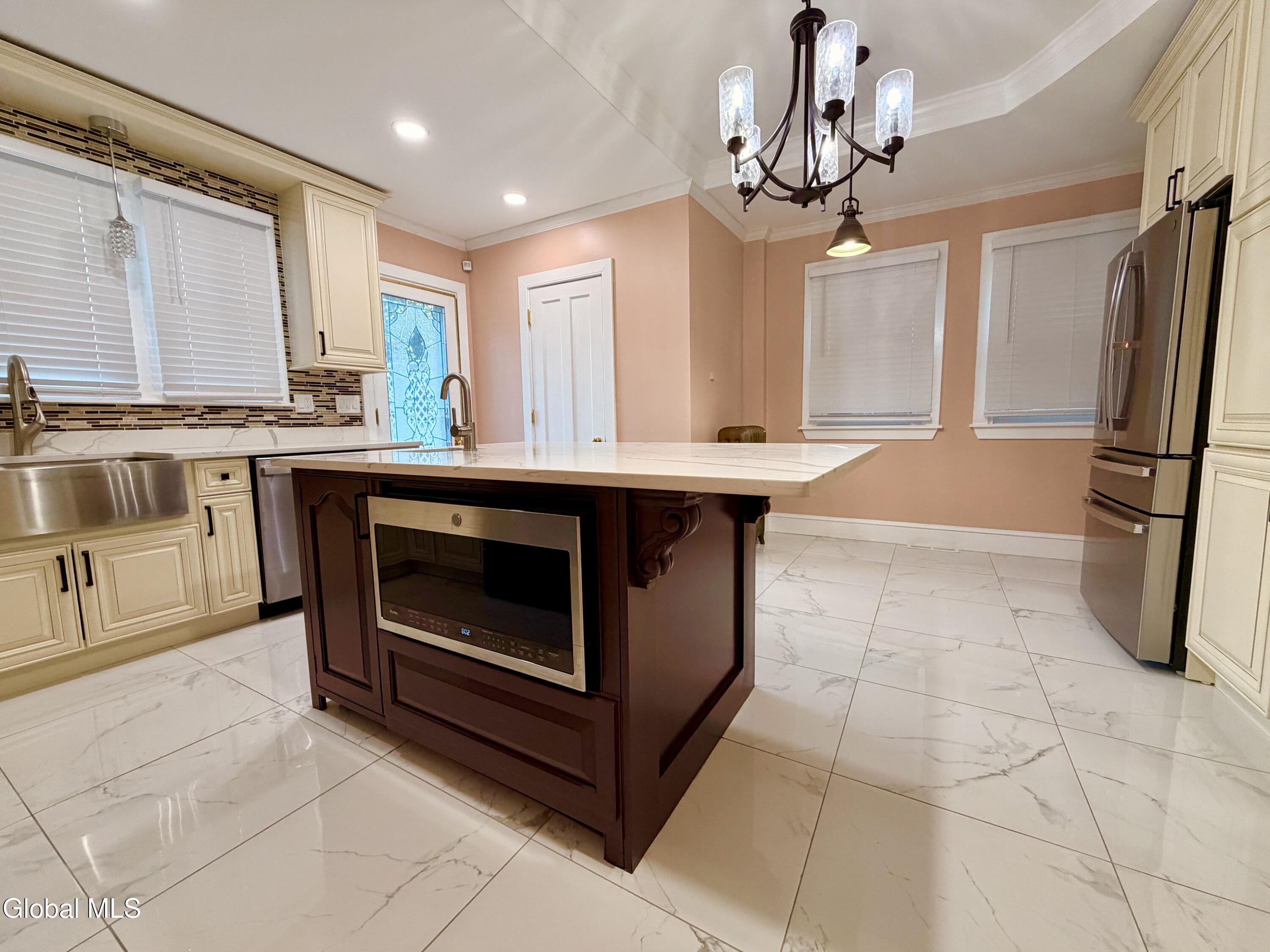 831 Wright Avenue Schenectady NY 12309