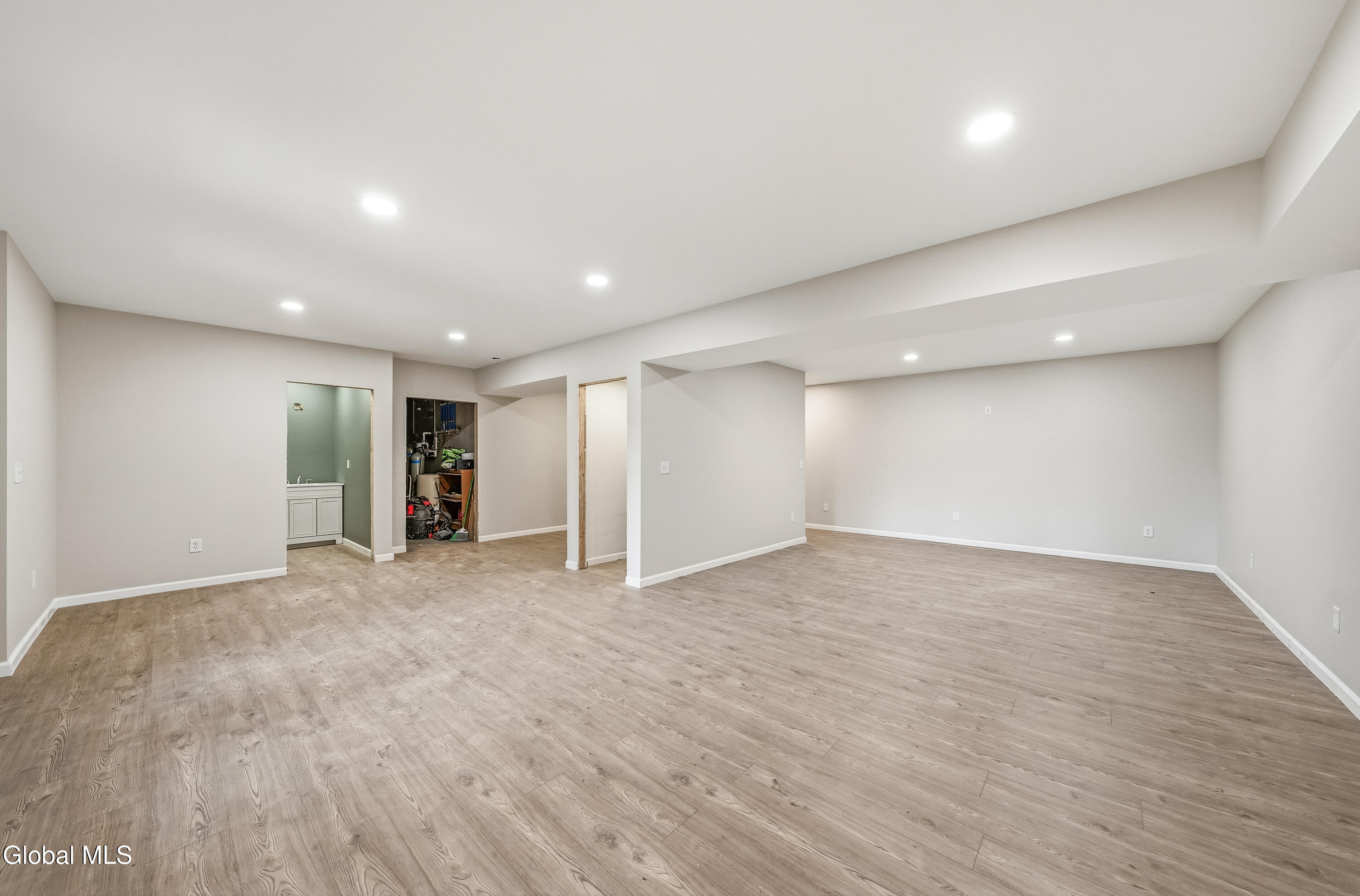 22 Weisenborn Road Feura Bush NY 12067