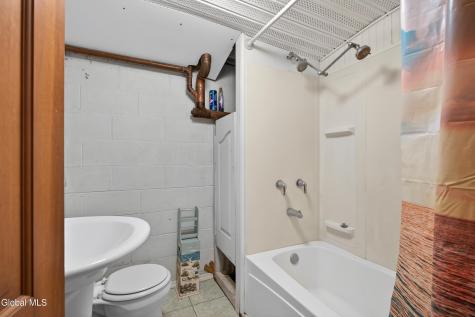 79 Willow Street Guilderland NY 12084