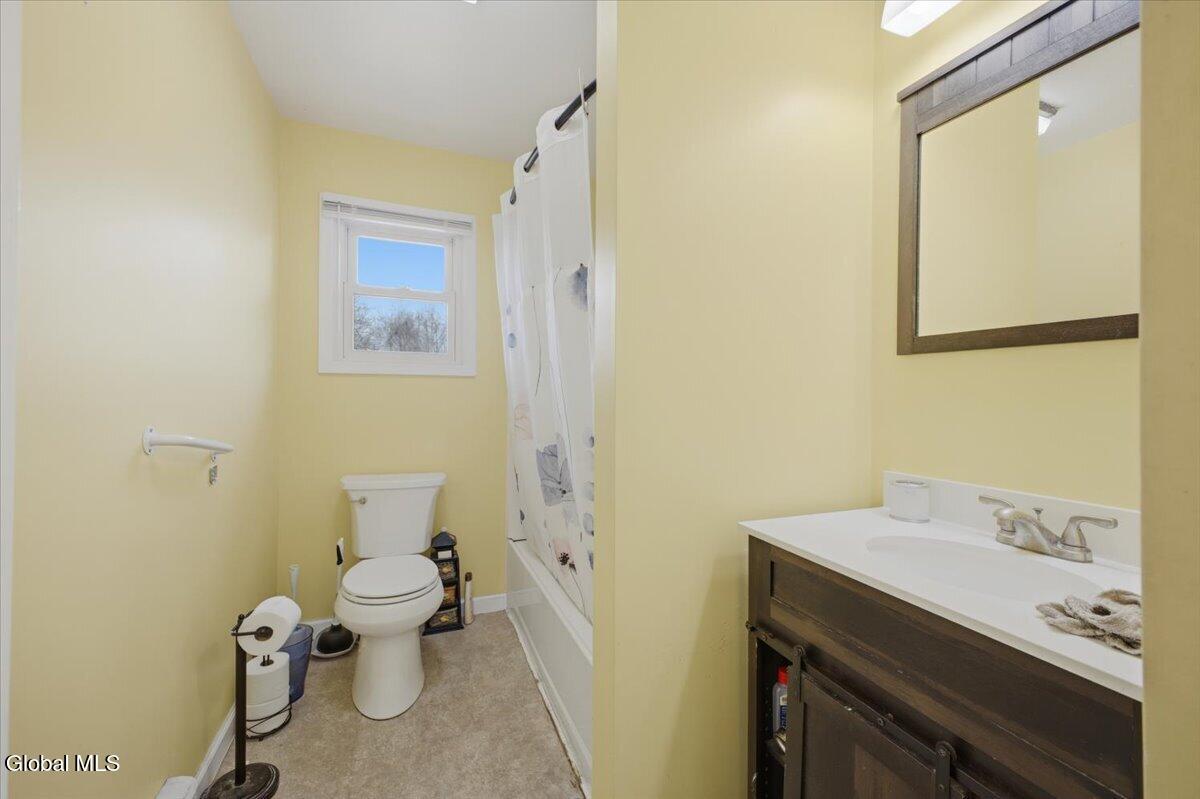 17 Doty Avenue Melrose NY 12121