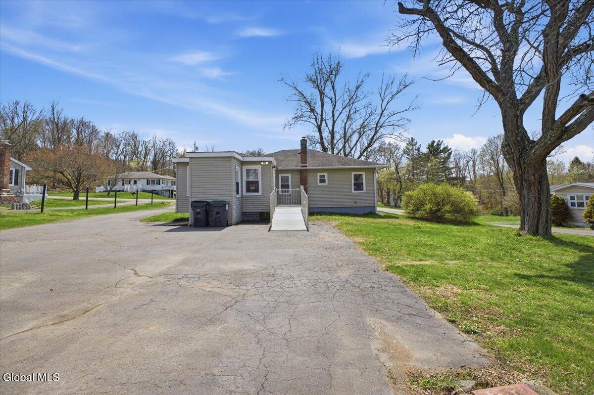 17 Doty Avenue Melrose NY 12121