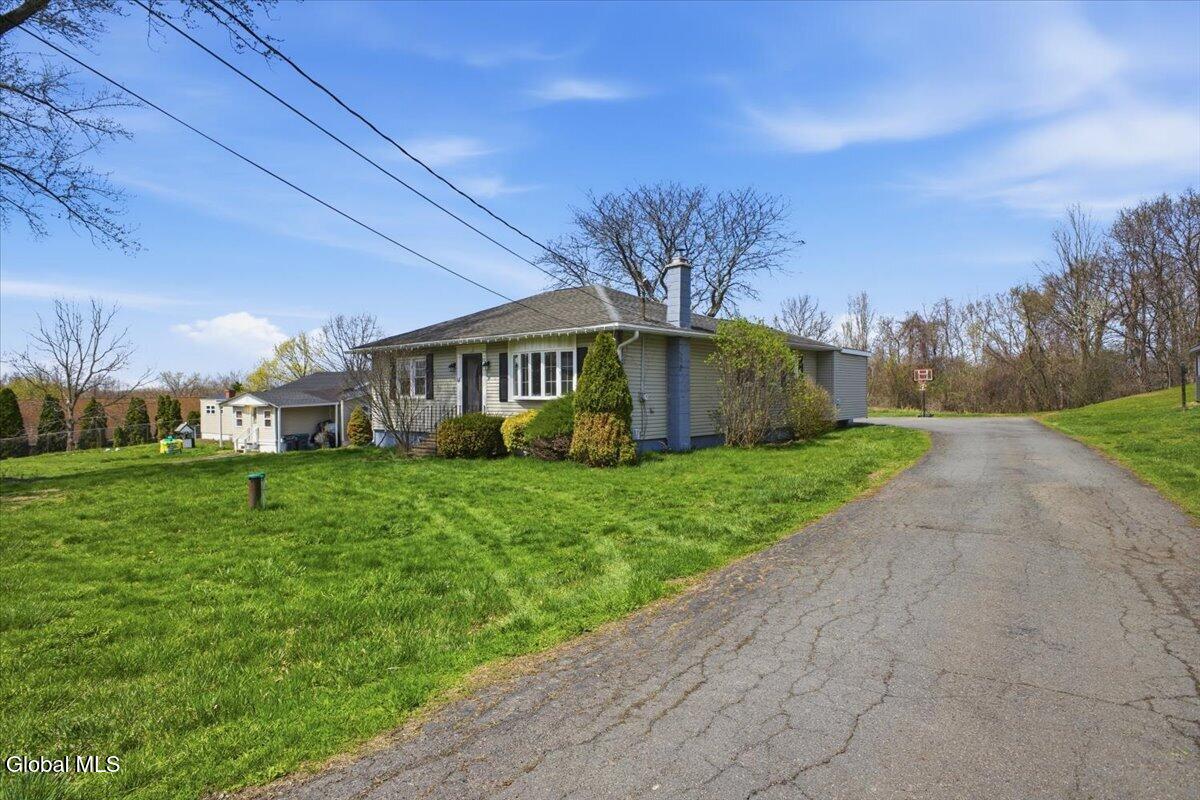 17 Doty Avenue Melrose NY 12121
