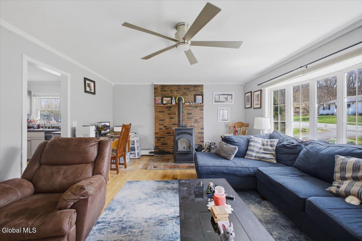 17 Doty Avenue Melrose NY 12121
