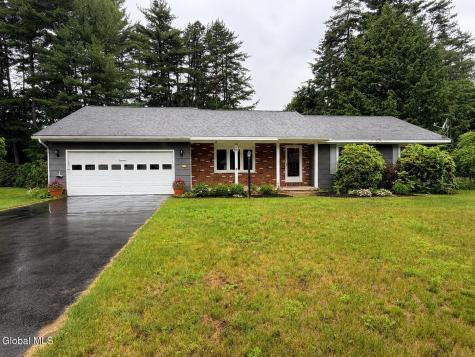 14 Crownwood Lane Queensbury NY 12804