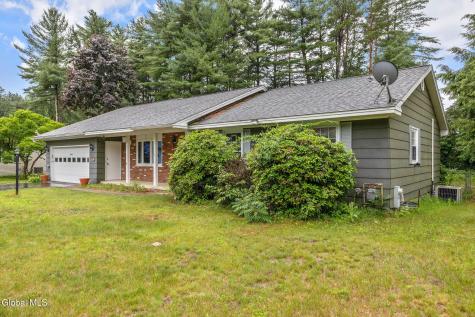 14 Crownwood Lane Queensbury NY 12804