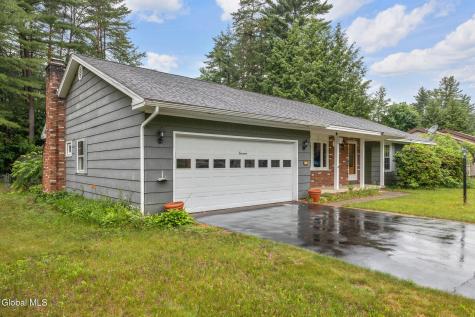 14 Crownwood Lane Queensbury NY 12804