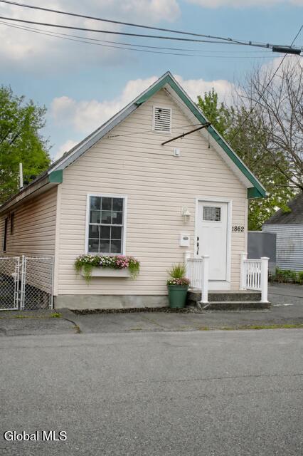 1862 8th Avenue Watervliet NY 12189