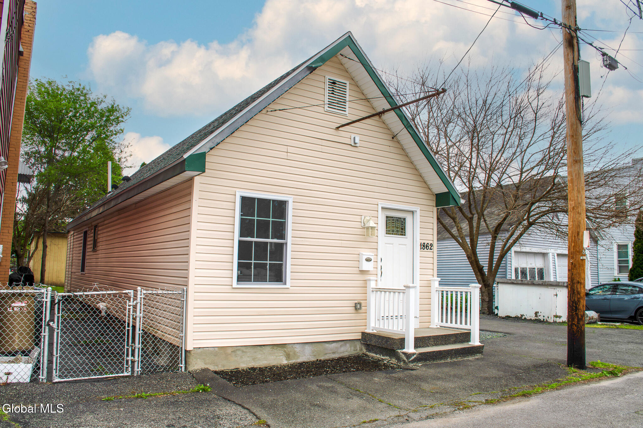 1862 8th Avenue Watervliet NY 12189