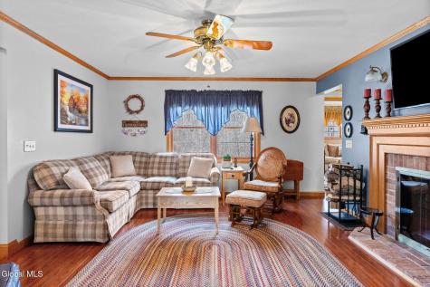 32 Halsted Lane Ravena NY 12143